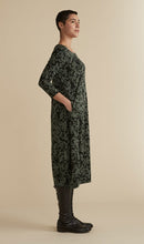 Load image into Gallery viewer, Cut Loose Floral Jacquard 3/4 Sleeve Dress