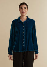 Load image into Gallery viewer, Cut Loose Velvet Fitted Shirt